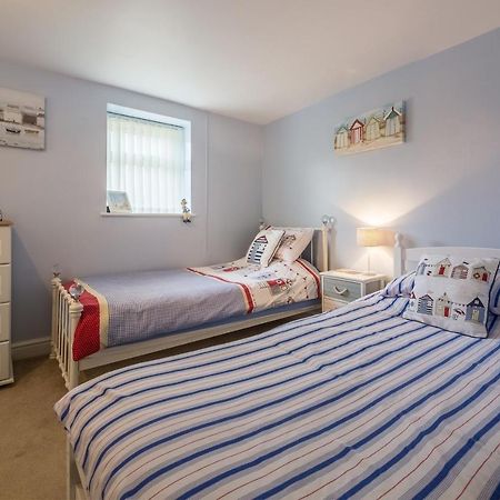 Bay View Apartment Хънстантън Екстериор снимка