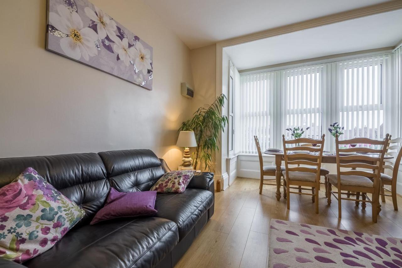Bay View Apartment Хънстантън Екстериор снимка